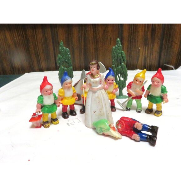Vintage Cake Toppers SNOW WHITE & DWARFS plus House & Trees - Picture 1 of 5